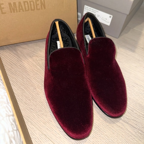 NWT 7 size Steve Madden Men's Laight Velvet Smoking Slipper - Wine - Picture 3 of 3